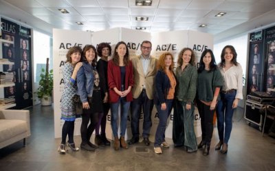 “Ellas toman la palabra” una programación completamente femenina