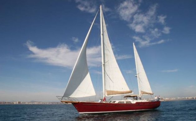 Tras la estela de Elcano. La expedición de AGNYEE