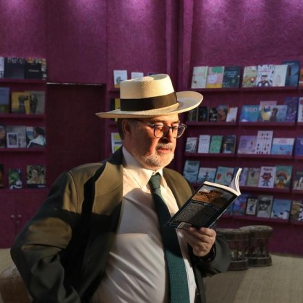 La Feria del Libro de Calcuta revive el vínculo que una vez le unió a España| Eldiario.es